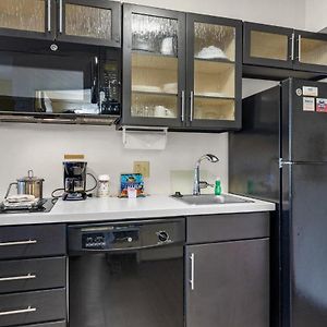 Queen Studio Suite Hearing Accessible